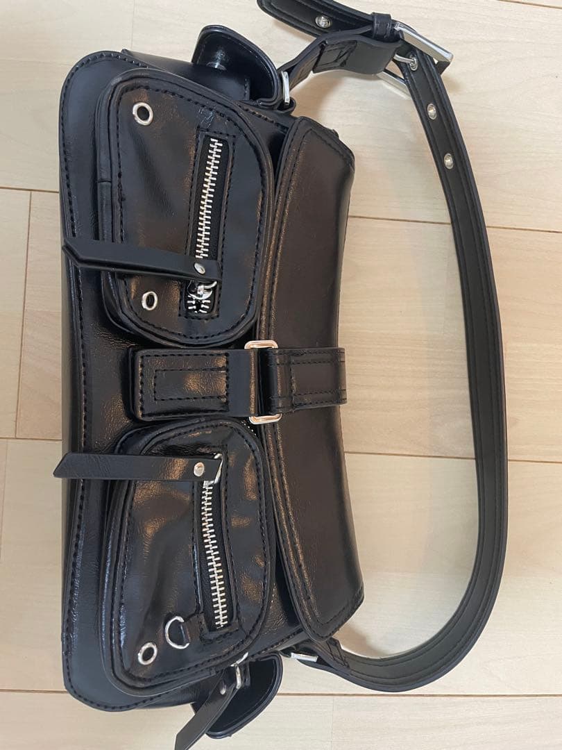 SLY MULTI POCKET SHOULDER バッグ　ブラック — image 2