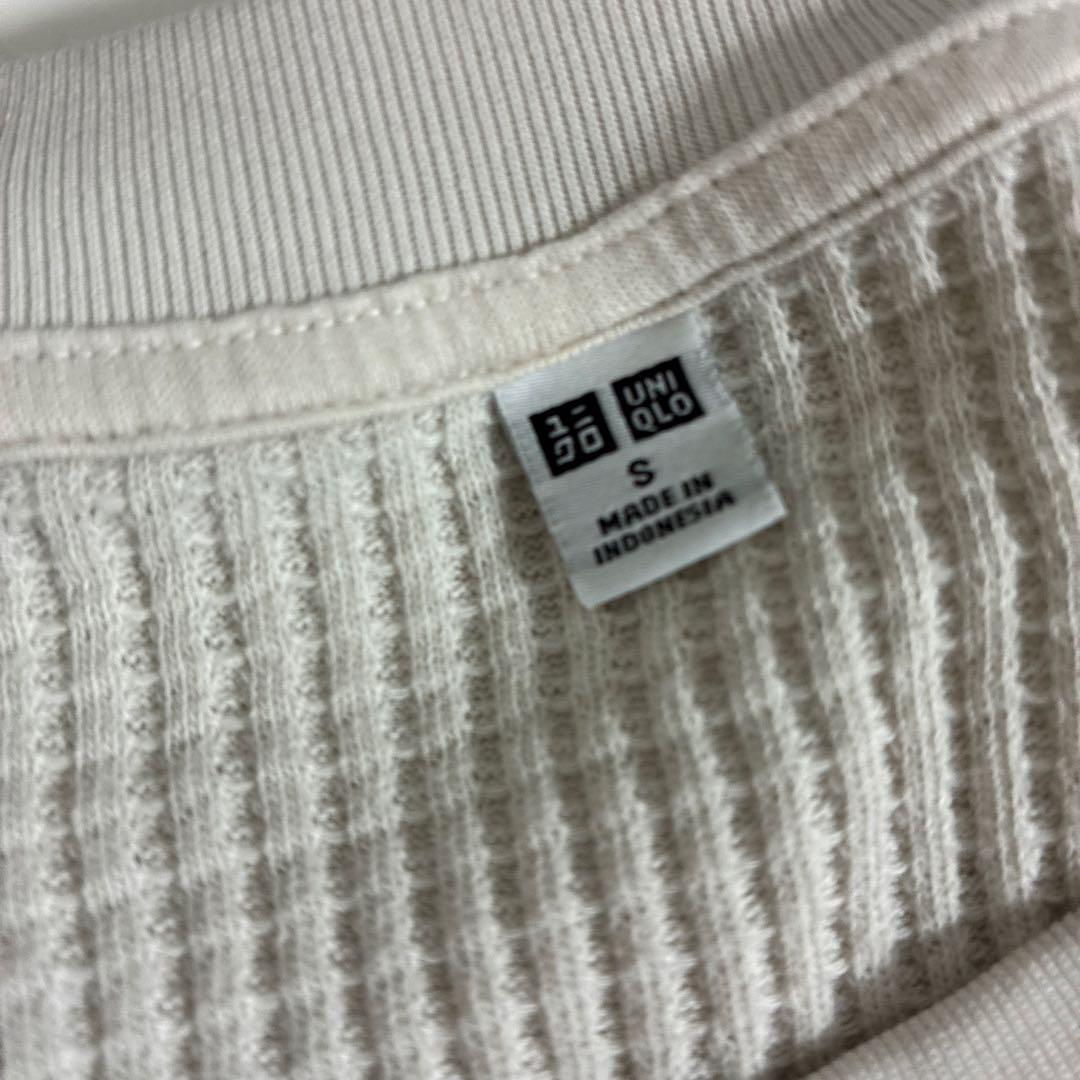 ユニクロ　ワッフルカットソー　長袖tシャツ　ベージュ — image 2