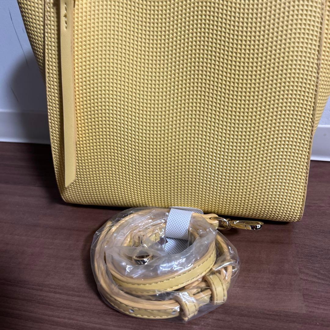 黄色のバンブーハンドルハンドバッグ — image 3