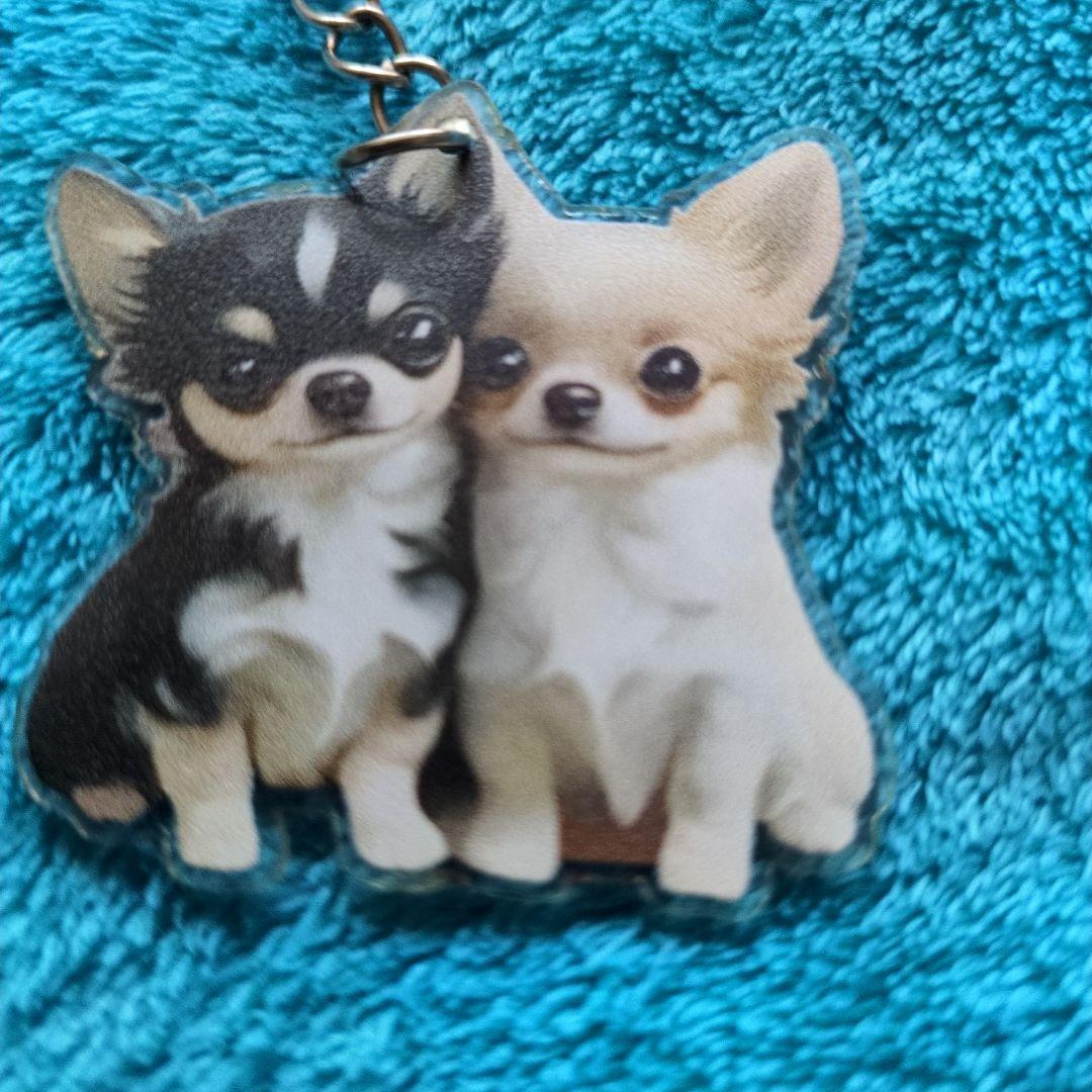 新品未使用で可愛いチワワ アクリルキーホルダーです — image 4