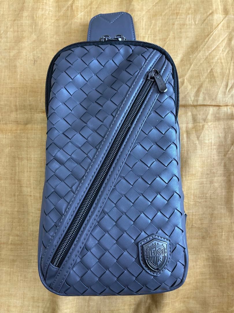 美品HUNDRED JAPAN ボディバッグ — image 2