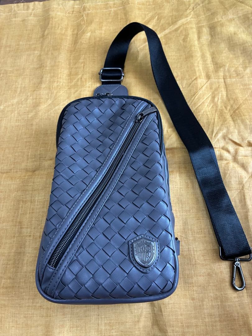 美品HUNDRED JAPAN ボディバッグ — image 3