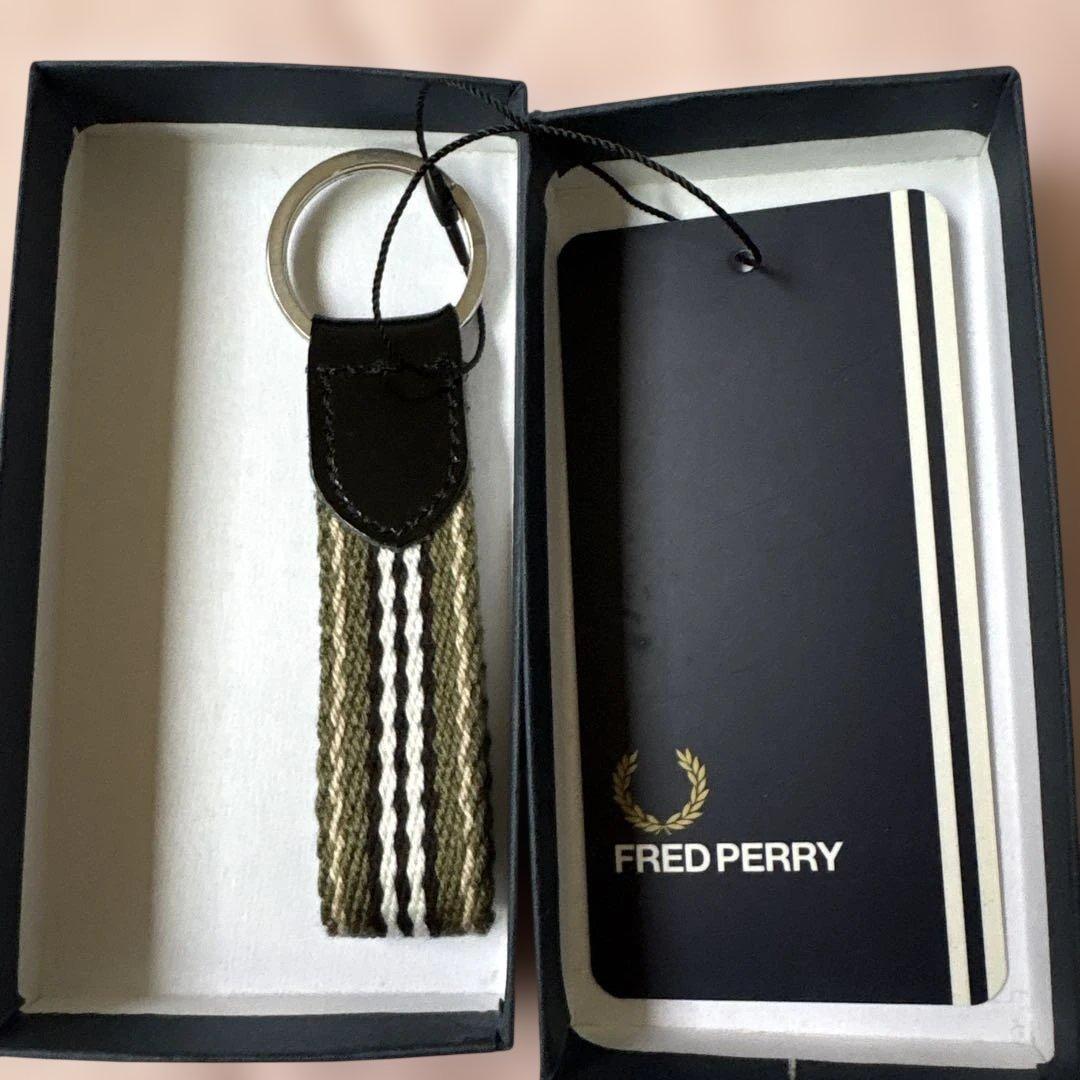 FRED PERRY キーホルダー F9914 — image 2