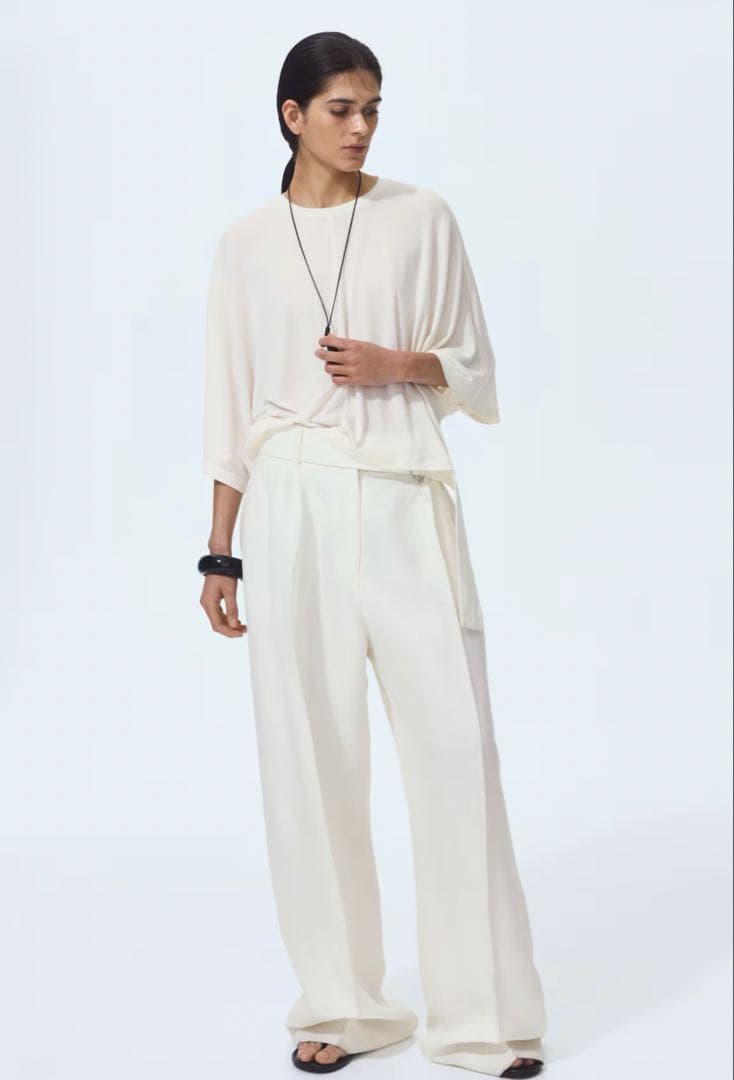 ★新品★人気ブランド！H&M バットウイングスリーブTシャツ — image 2