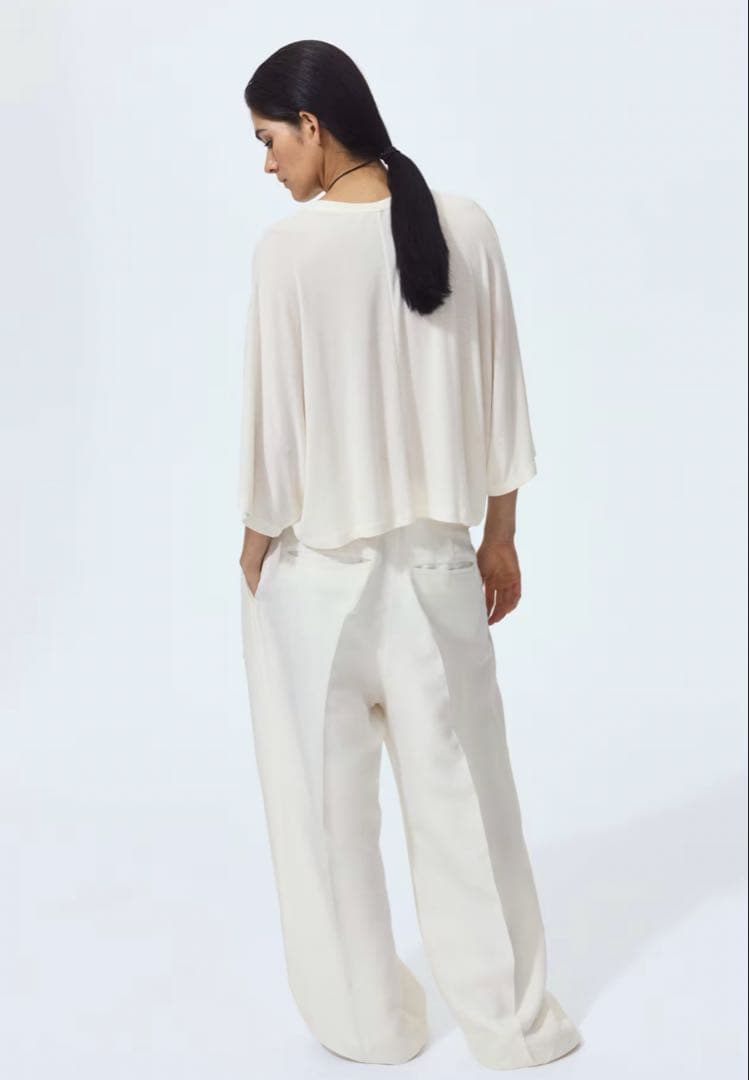 ★新品★人気ブランド！H&M バットウイングスリーブTシャツ — image 4