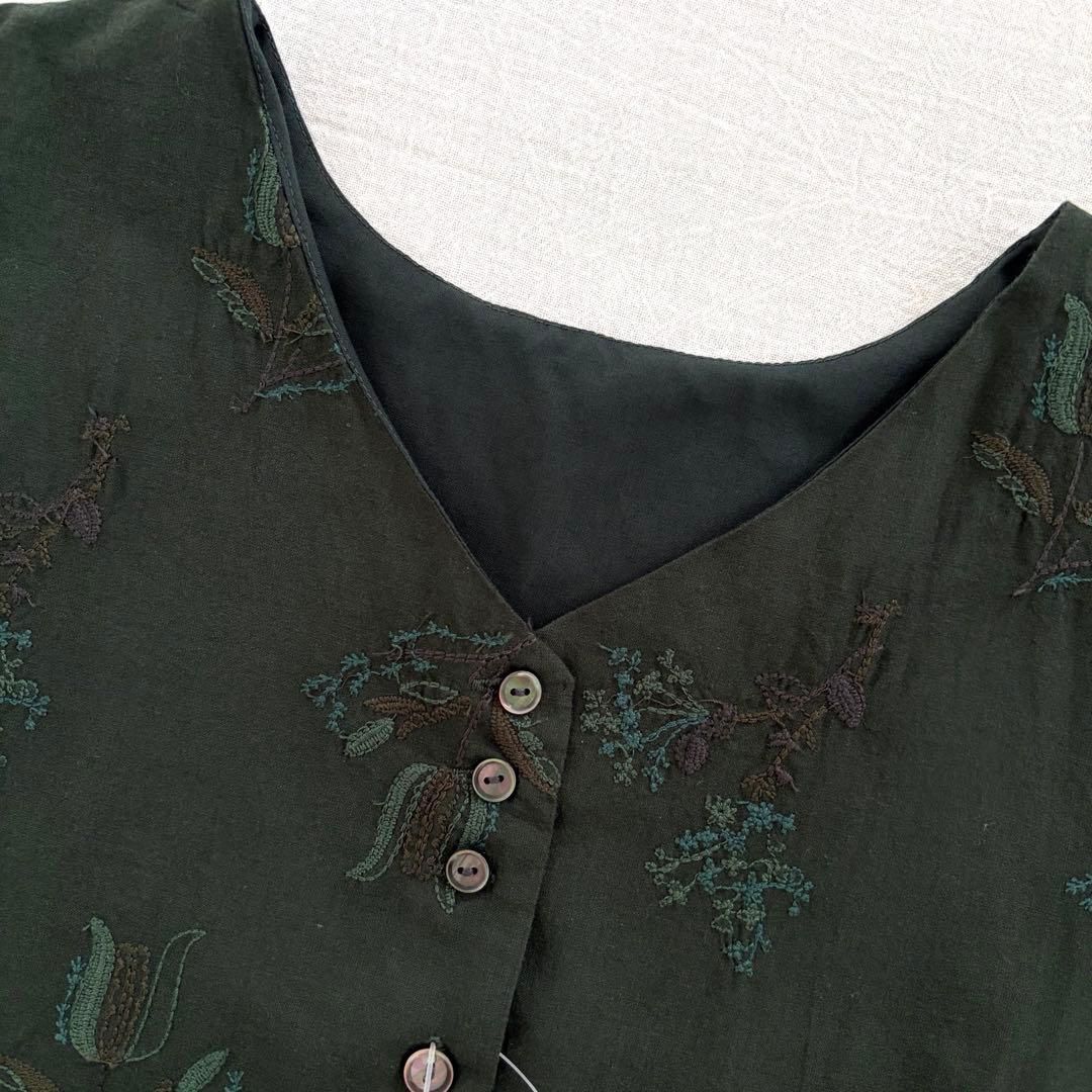 新品　tukuroi by SUNVALLEY 綿麻ローン総柄刺繍ベスト — image 5