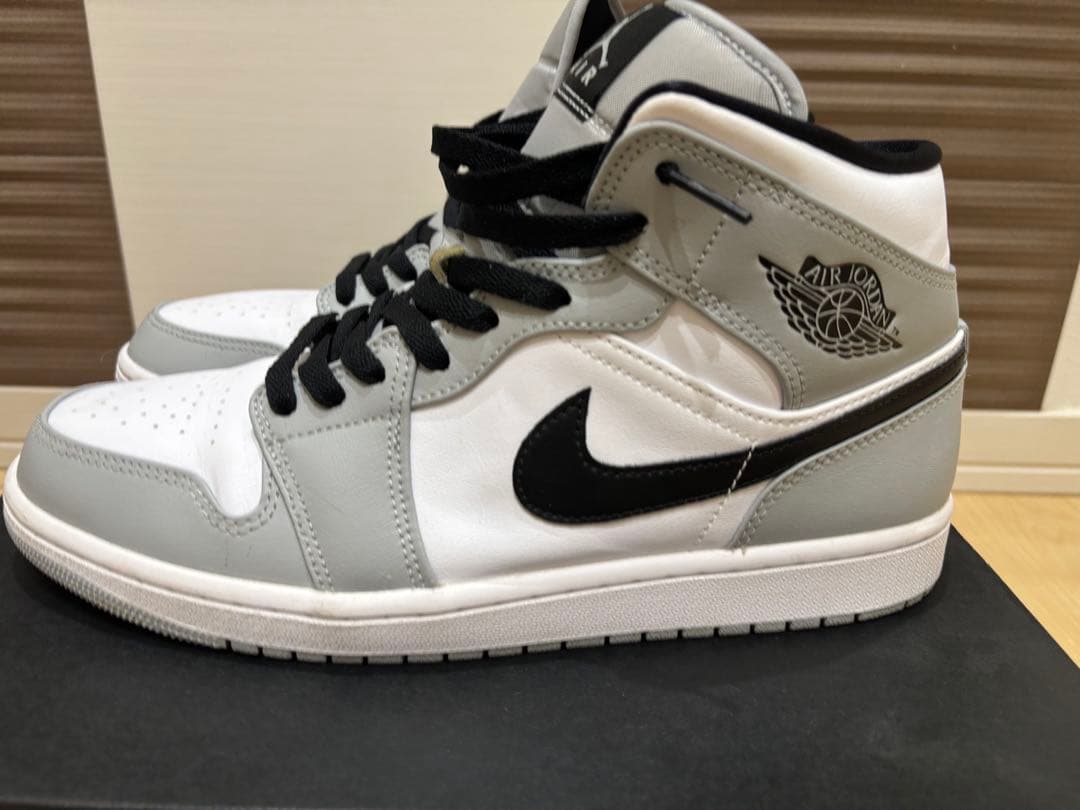 Nike Air Jordan 1 Mid Light Smoke Grey — image 2