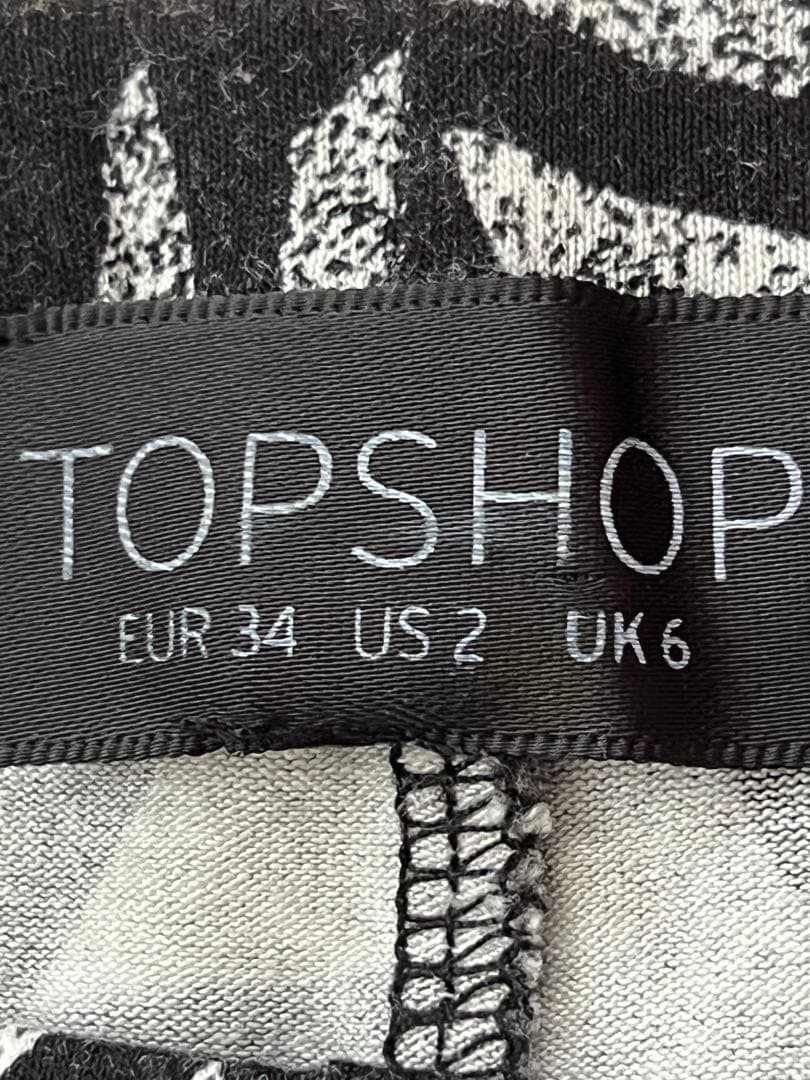 TOPSHOP レギンス 幾何学模様 ブラック ホワイト — image 3