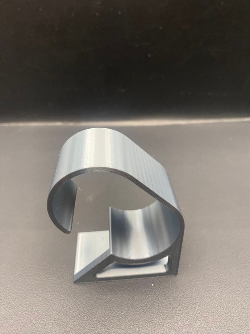 プラスチック製時計スタンド. — image 2