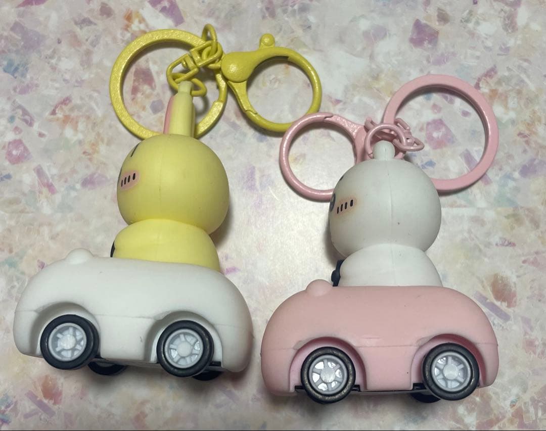 ちいかわ うさぎ 車 キーホルダー 2個セット — image 2