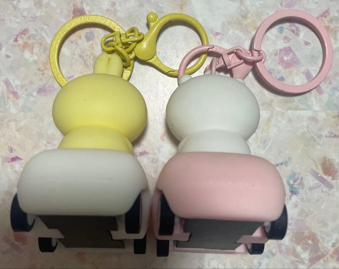 ちいかわ うさぎ 車 キーホルダー 2個セット — image 3