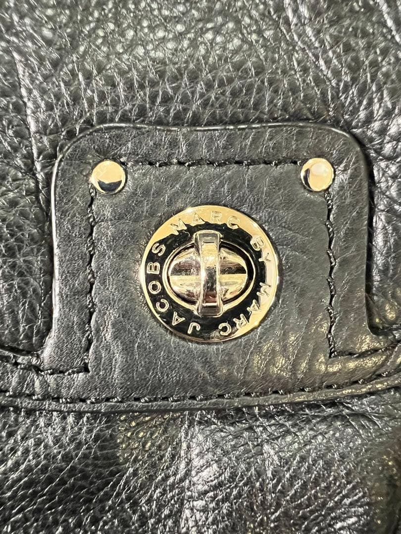 MARC BY MARC JACOBS ターンロック レザー ハンドバッグ — image 2