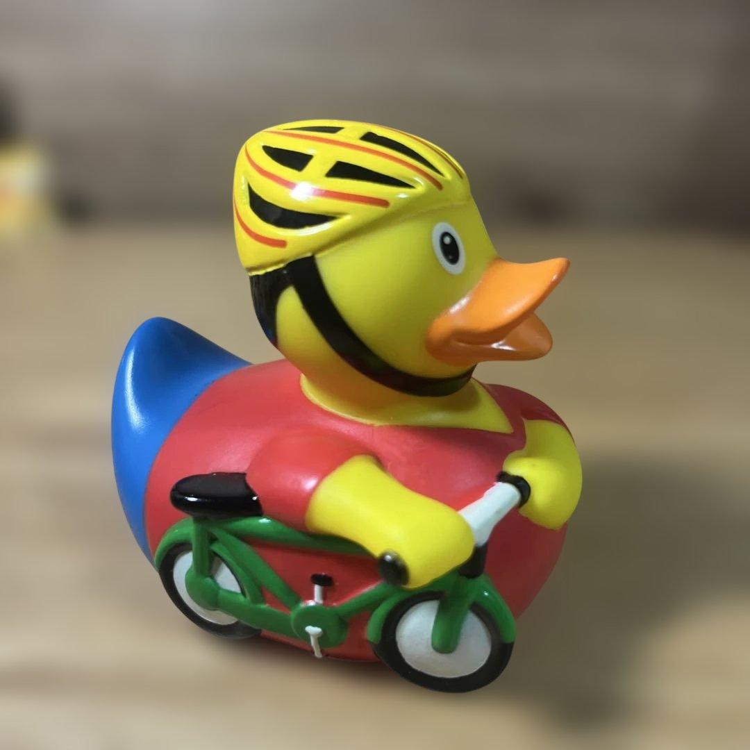 LILALU 自転車に乗るアヒル ラバーダック フィギュア — image 2