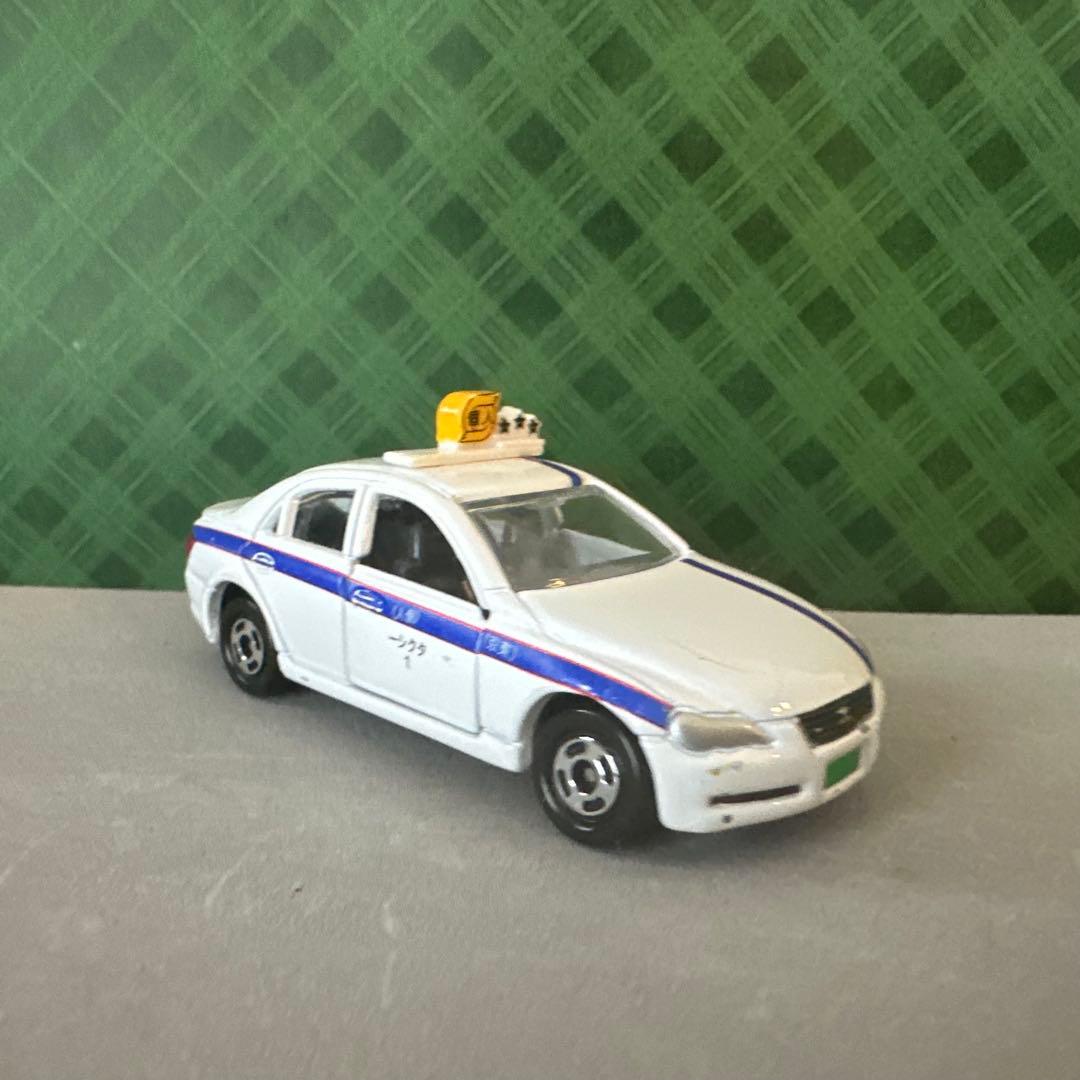 【訳あり激安品】　匿名配送　トミカ No.60 トヨタ マークX 個人タクシー — image 2