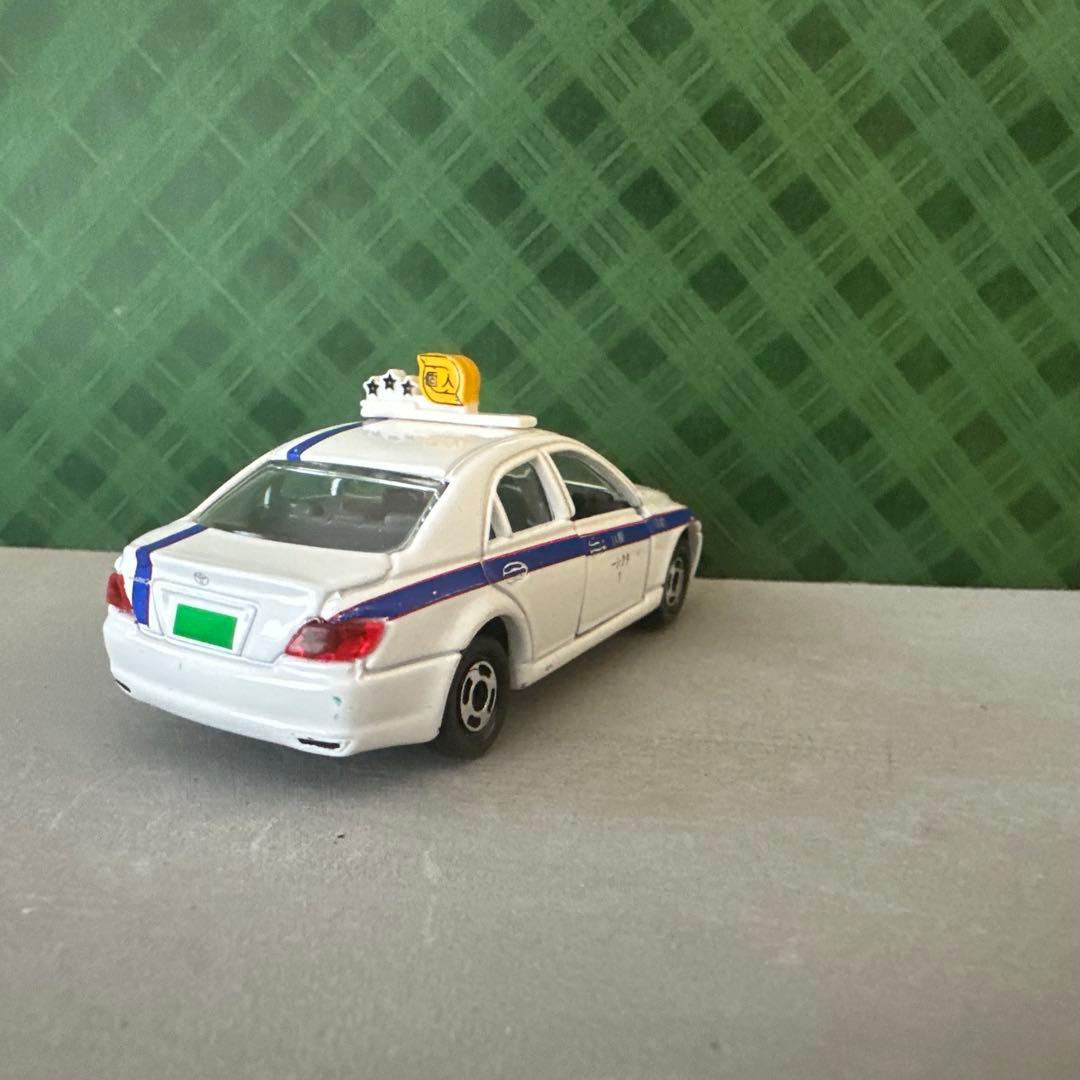 【訳あり激安品】　匿名配送　トミカ No.60 トヨタ マークX 個人タクシー — image 3