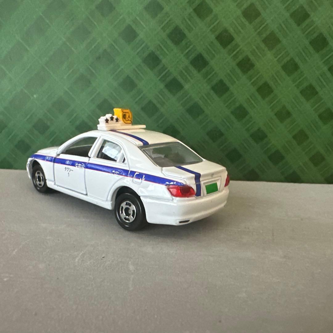 【訳あり激安品】　匿名配送　トミカ No.60 トヨタ マークX 個人タクシー — image 4