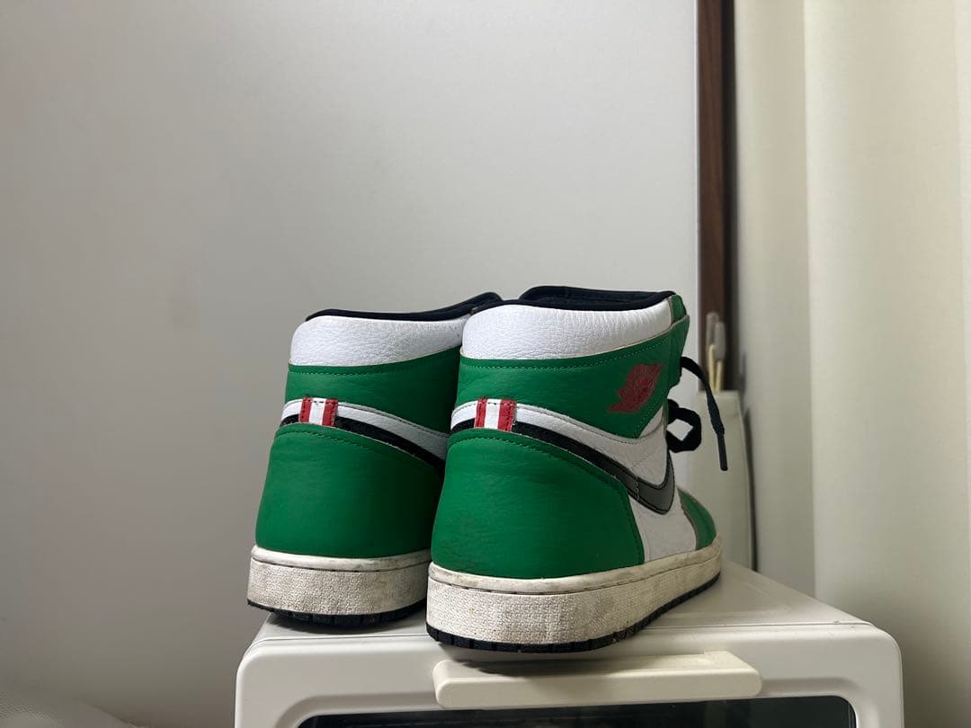 NIKE Air Jordan 1 High OG Lucky Green — image 2