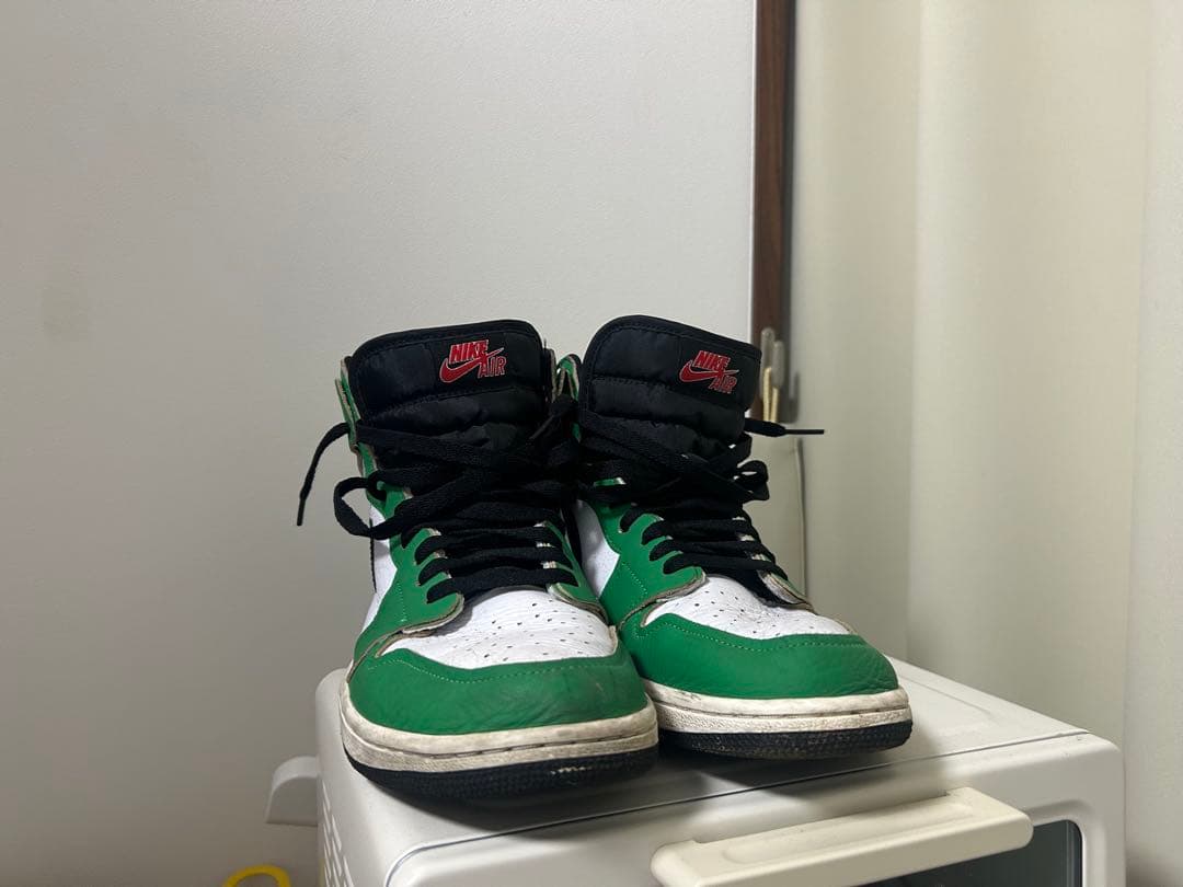 NIKE Air Jordan 1 High OG Lucky Green — image 4