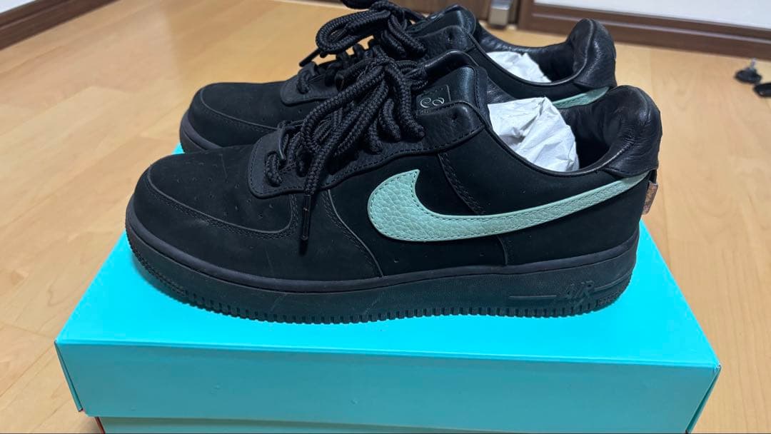 Tiffany & Co. × Nike Air Force 1 Low — image 2