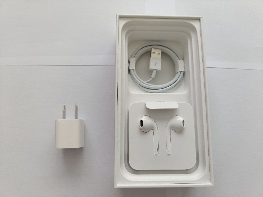 【訳あり・付属品未使用】iPhone 11 ブラック 64GB — image 5