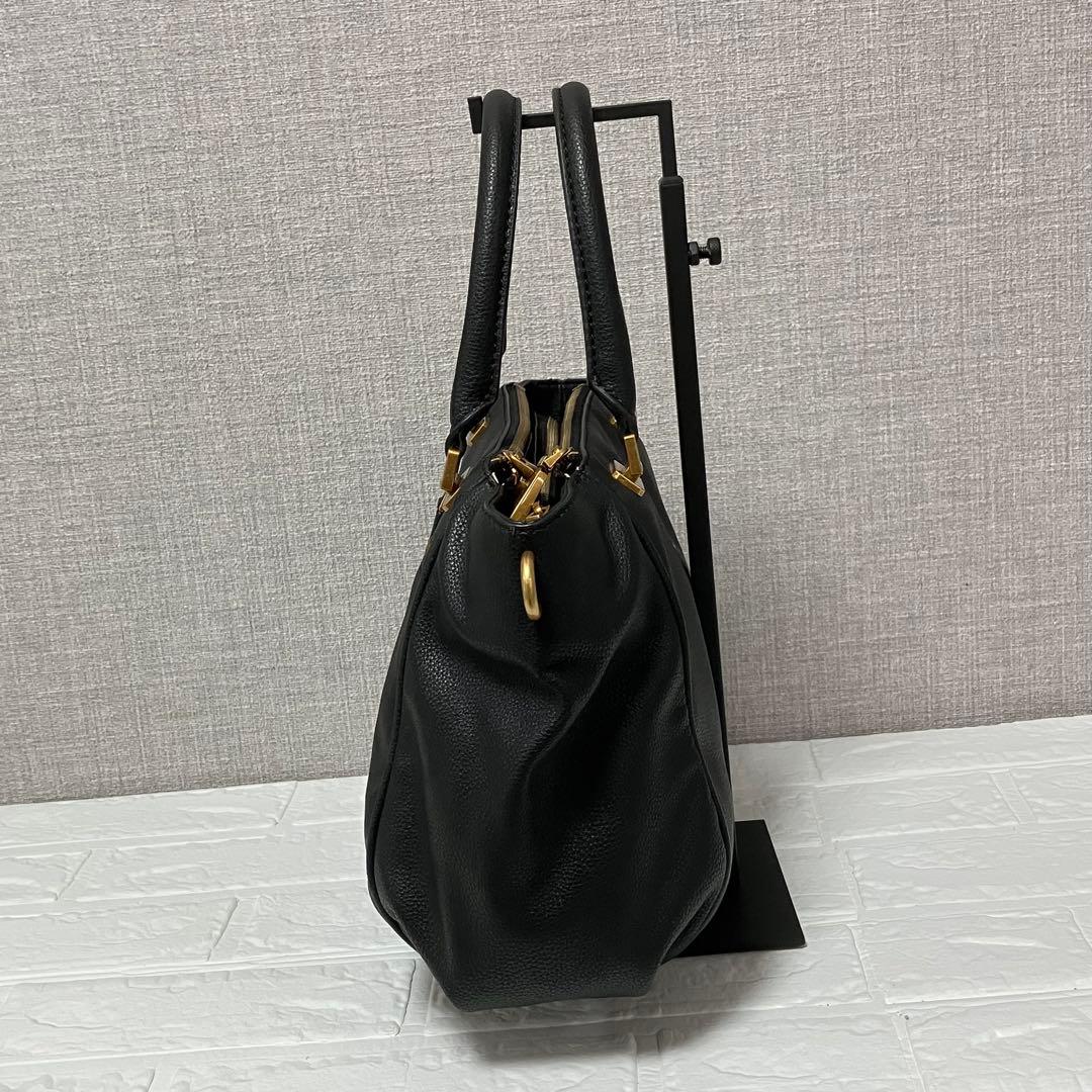 GUESS ハンドバッグ シボレザー調 ゴールド金具 大容量 黒 — image 4