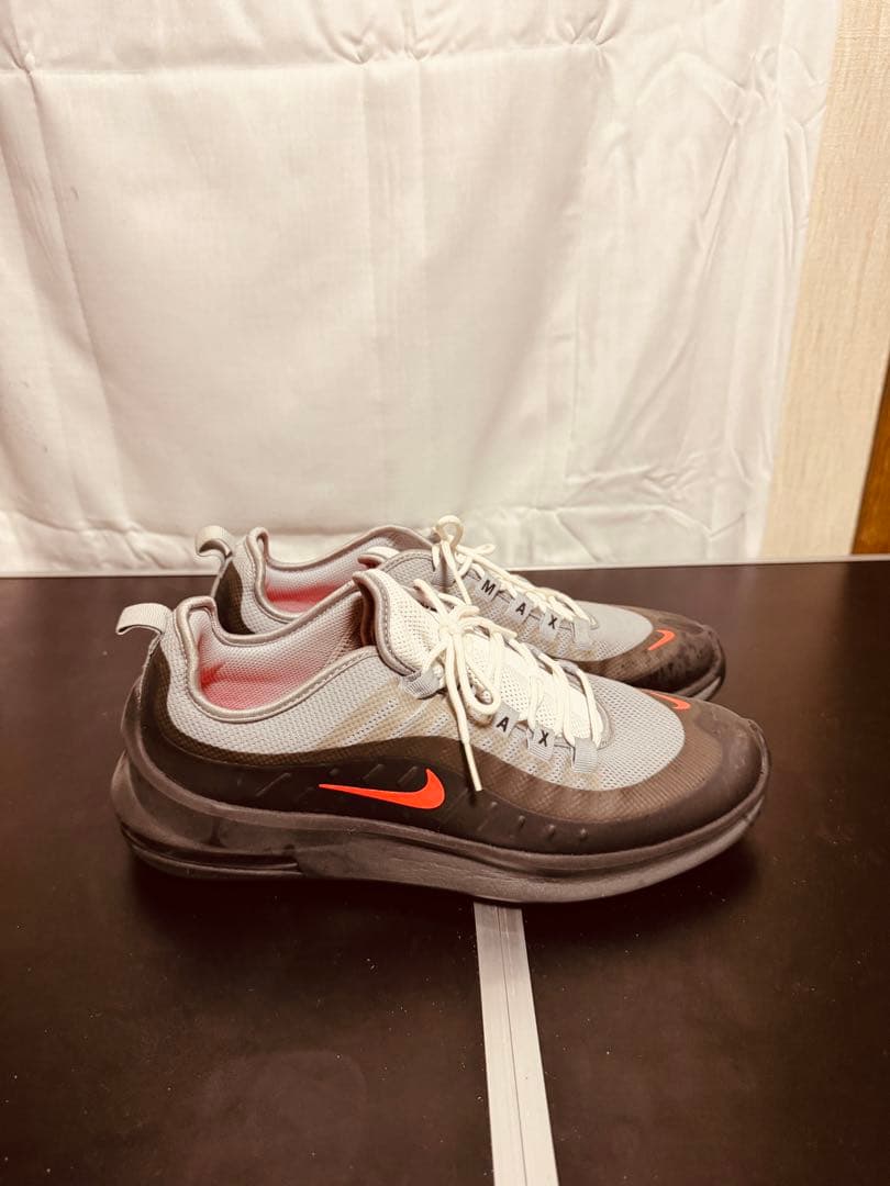 NIKE AIR MAX AXIS グレー ブラック スニーカー — image 2