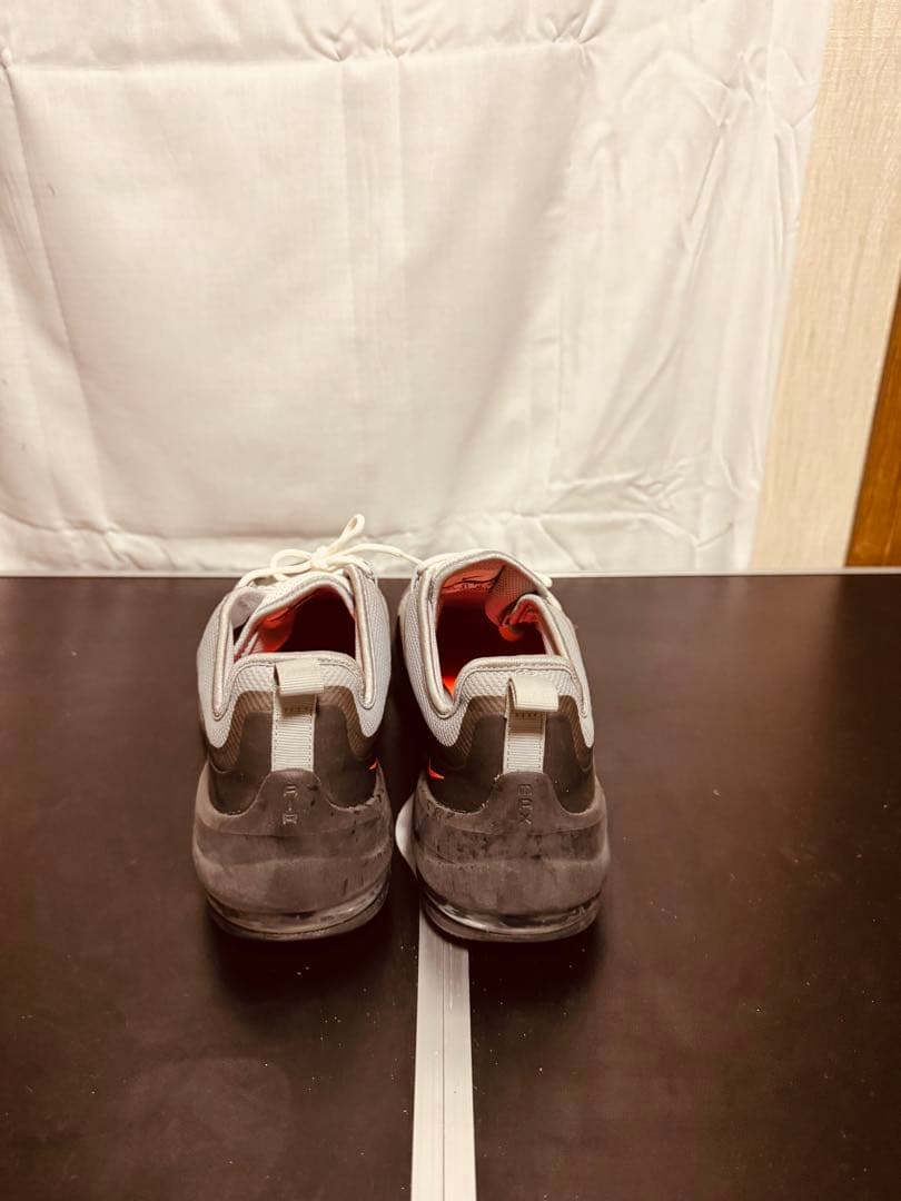 NIKE AIR MAX AXIS グレー ブラック スニーカー — image 4