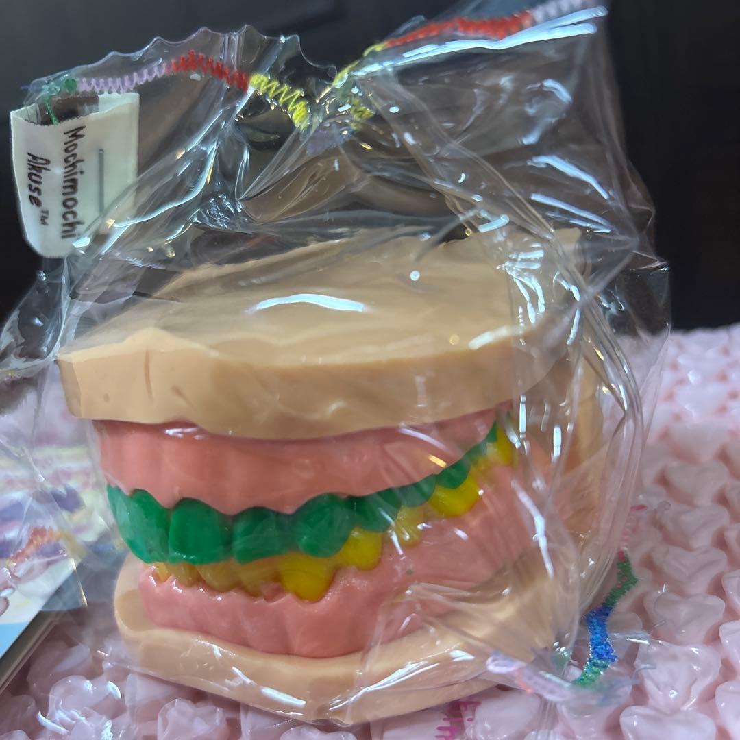 MochimochiAkuse 入れ歯スクイーズ♡ モチアク　ゾンビ歯♡新品♡ — image 2