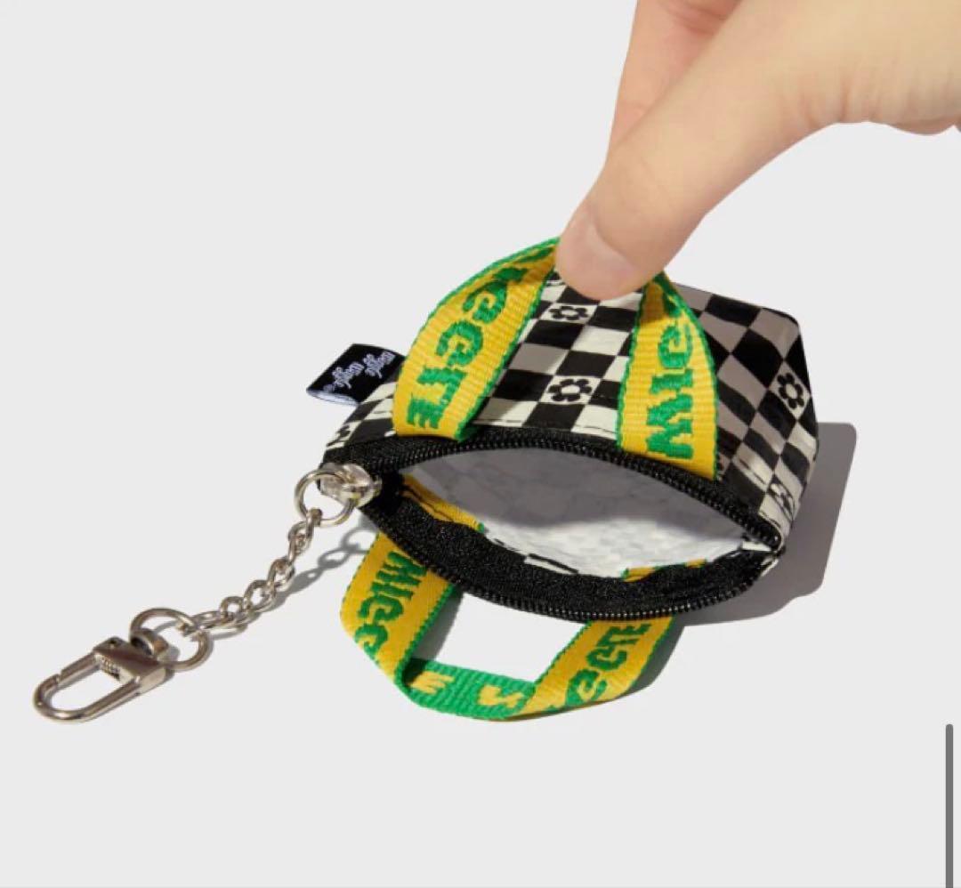 新品　WIGGLEWIGGLE ウィーグルウィーグル　ミニミニバック キーリング — image 4