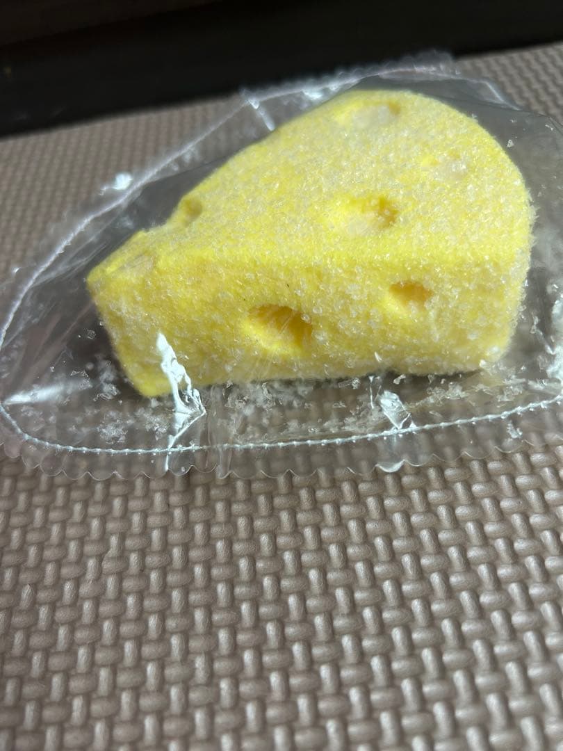 kikisquishy M 粉付きチーズ 生クリーム スクイーズ — image 2