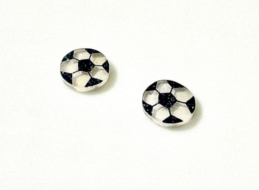 サッカー　サッカーボール　ピアス　イヤリング　部活　小粒　小さめ — image 2