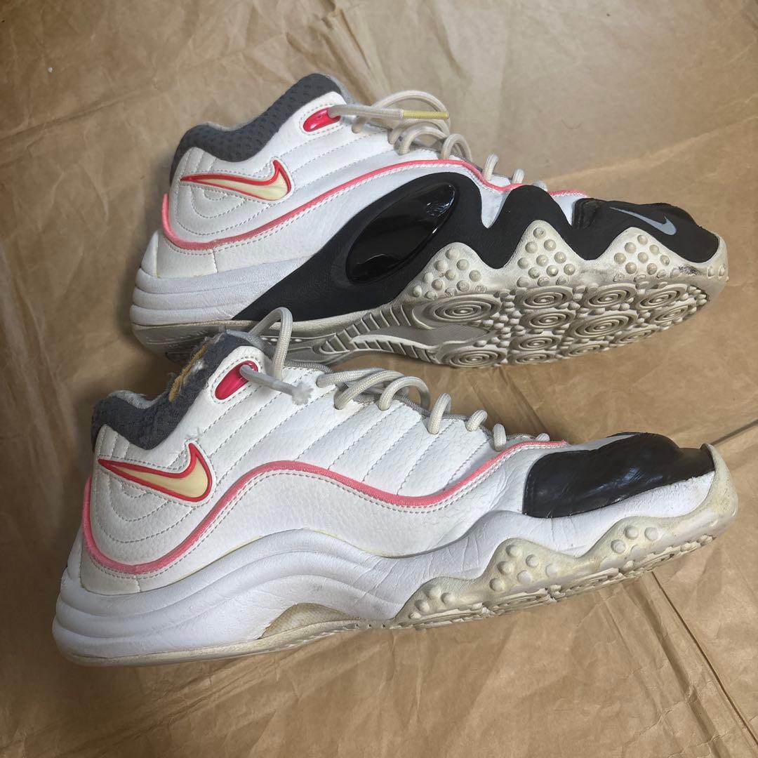 2013 NIKE ZOOM UPTEMPO V PREMIUM — image 3