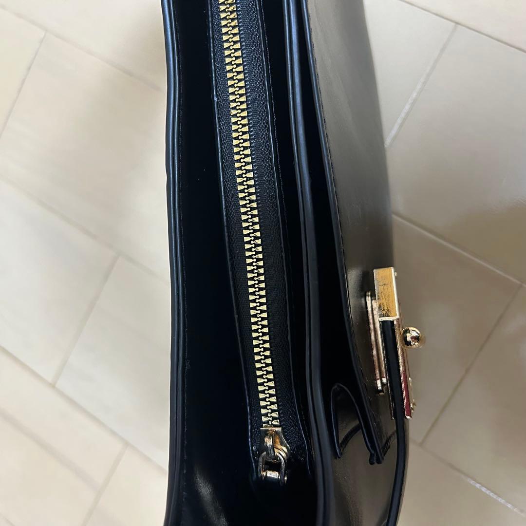 ブラック ハンドバッグ ゴールド金具 — image 5