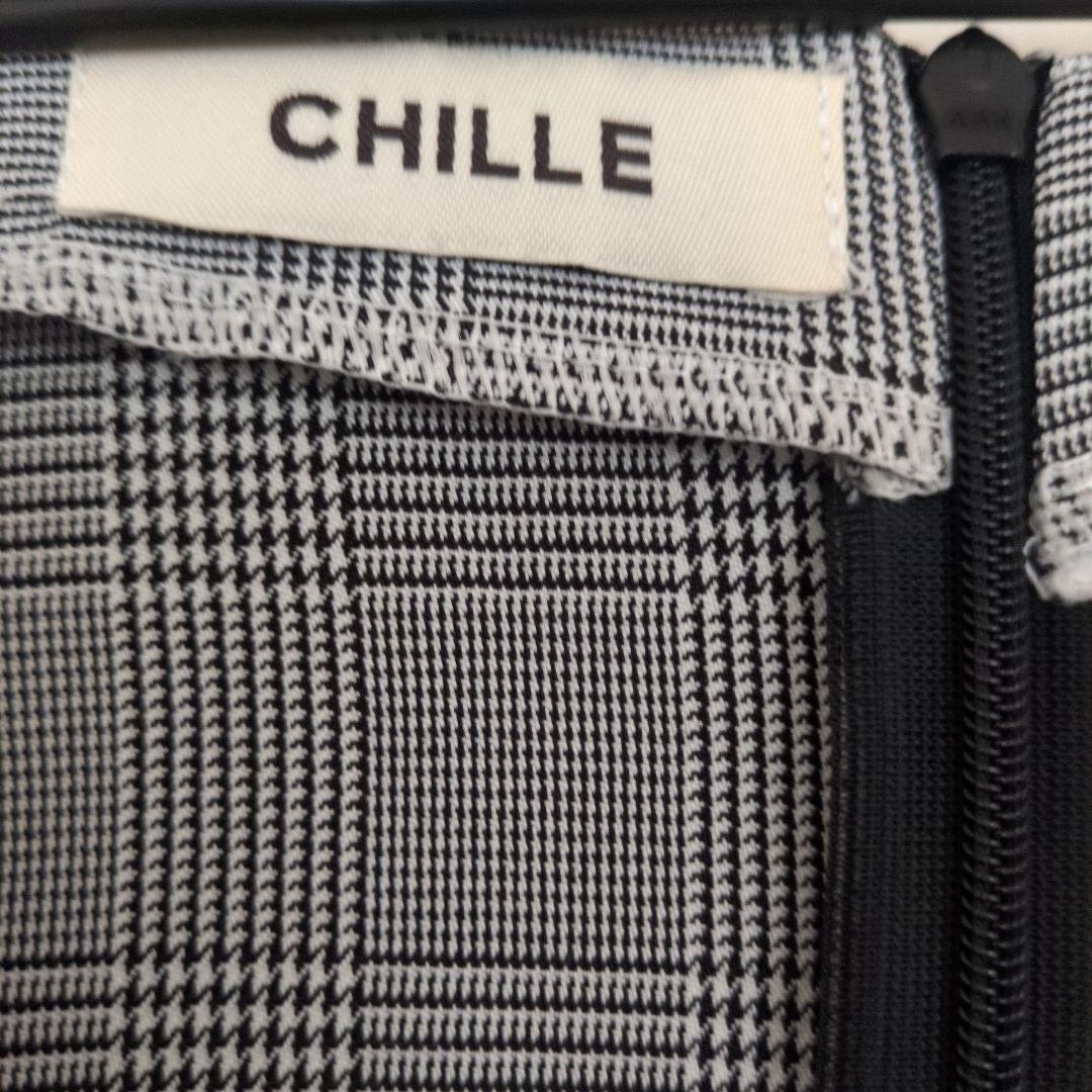 CHILLE チェック柄 バルーン袖 ロングワンピース — image 2