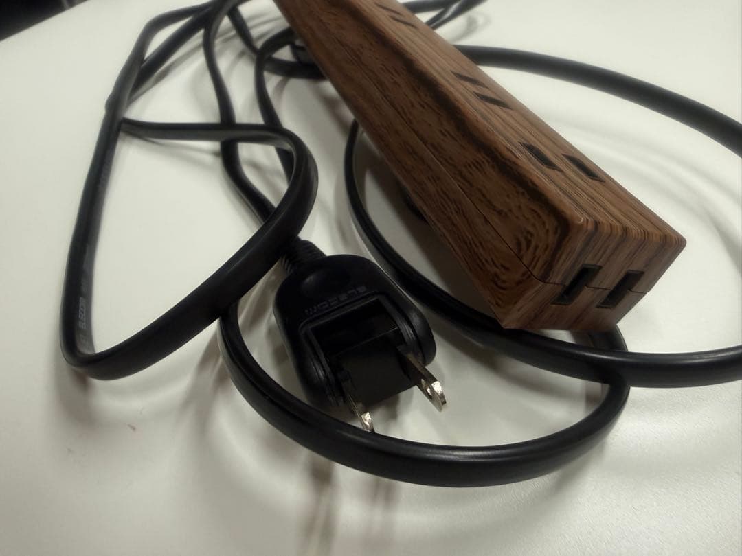 【新品未使用】6口電源タップ 3M ELECOM ECT-0203 — image 2