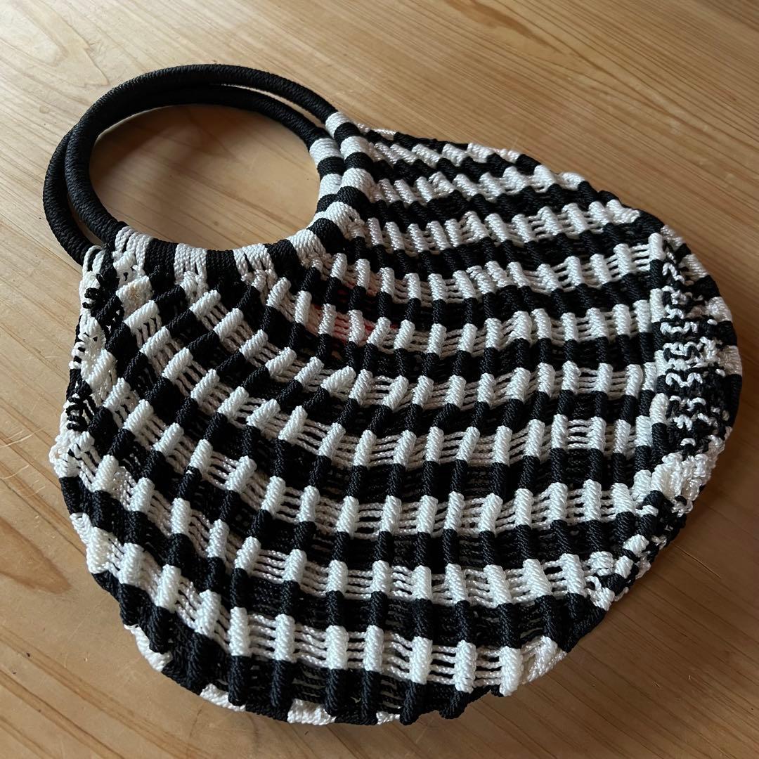 【美品】編みバッグ 手提げバッグ モノトーン 黒白 ハンドメイド — image 3