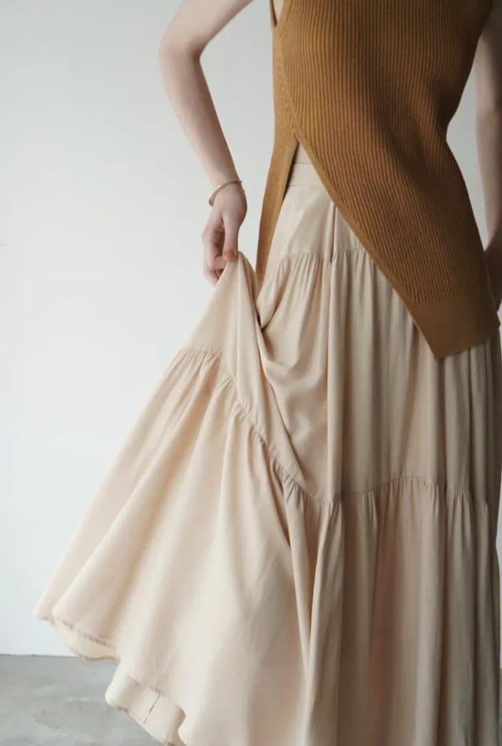 CLANE CURVE LINE TIERED SKIRT -定価￥22,000 — image 3