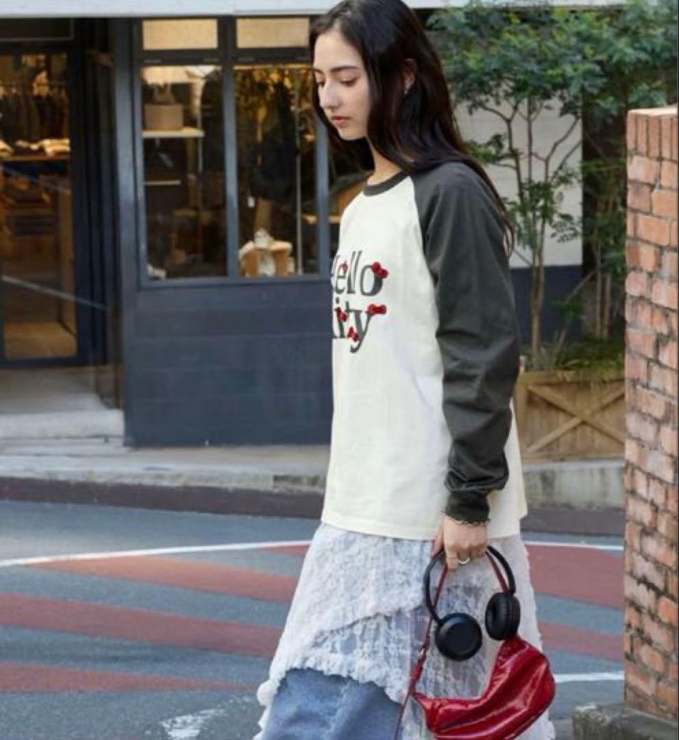 ☆完売品☆ HELLO KITTYオーバーサイズリボン刺繍ラグランロンT L — image 3