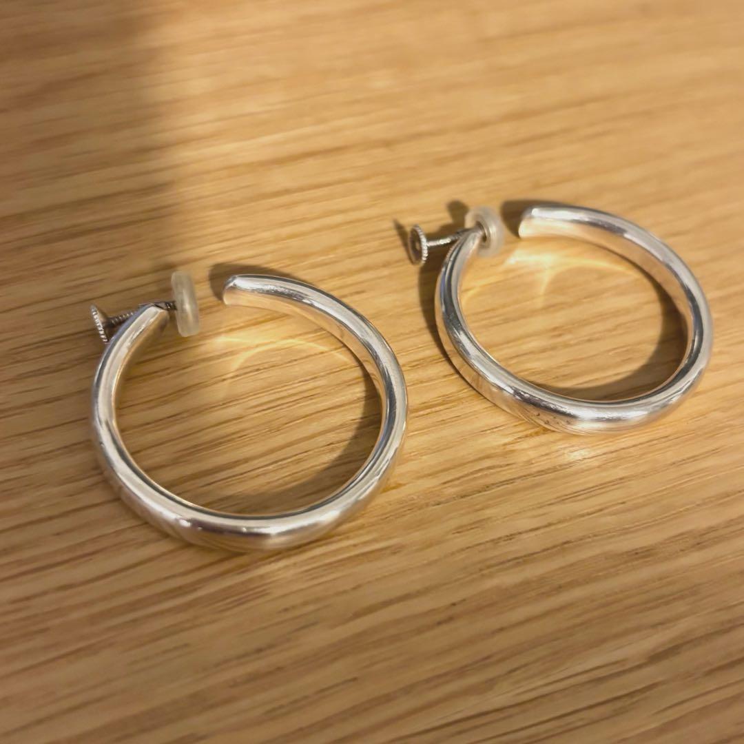 Ray Beams シルバー フープイヤリング — image 4