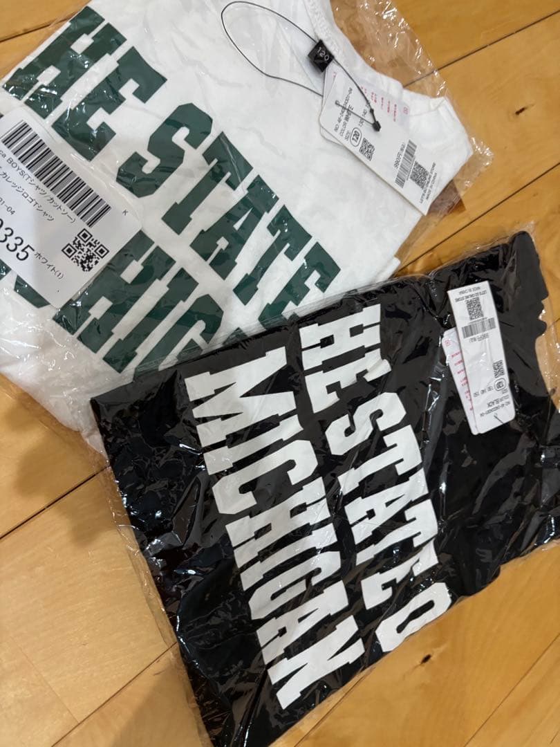 新品未開封　coca キッズ カレッジロゴTシャツ　2点セット — image 3