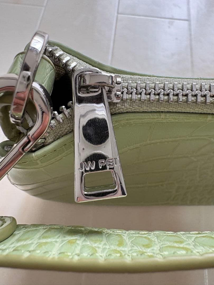 新品✨JW PEI クロコダイル風グリーンハンドバッグ — image 3