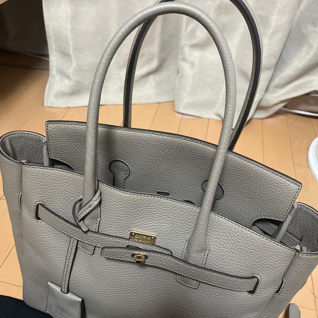 COCOCELUX GOLD グレー ハンドバッグ — image 2