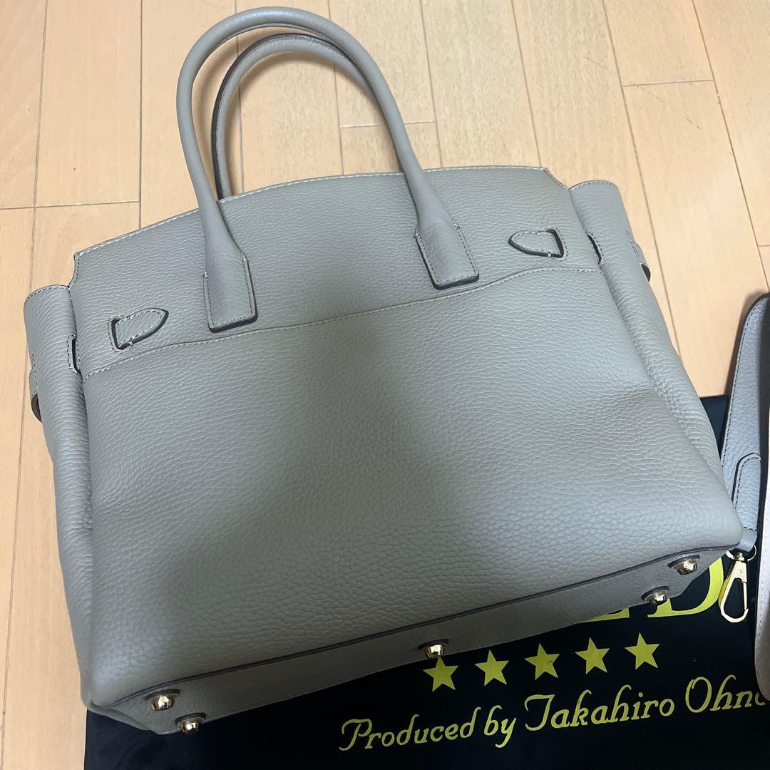 COCOCELUX GOLD グレー ハンドバッグ — image 4