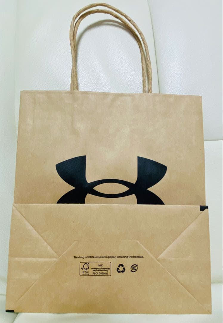ほぼ未使用　Under Armour アンダーアーマー　紙袋 — image 2