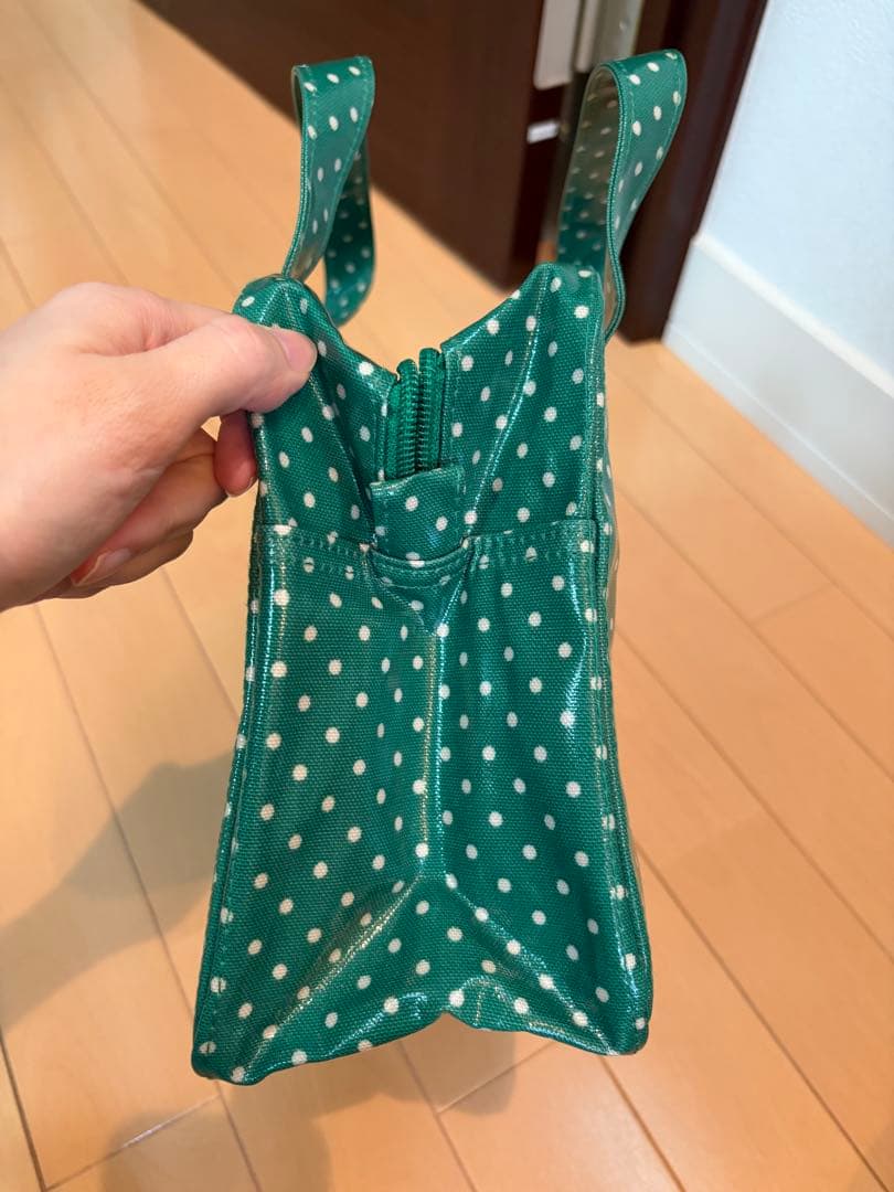 【新品未使用】CathKidston(キャスキッドソン)スクエアバッグ緑ドット柄 — image 4