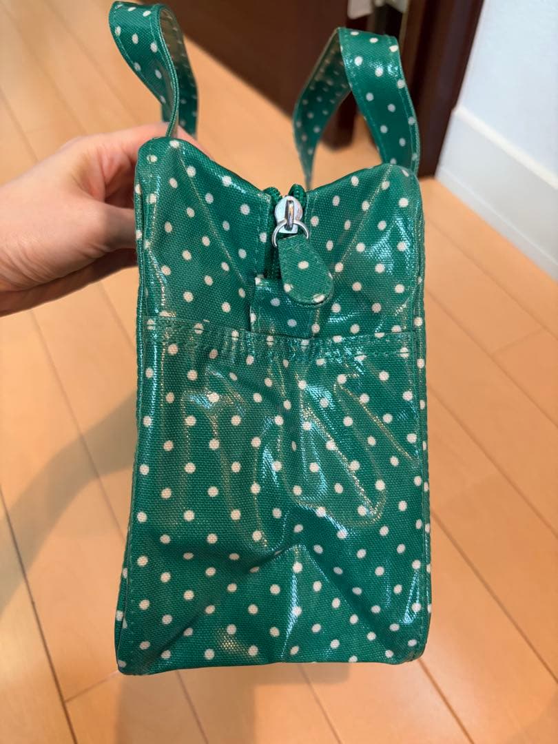 【新品未使用】CathKidston(キャスキッドソン)スクエアバッグ緑ドット柄 — image 5