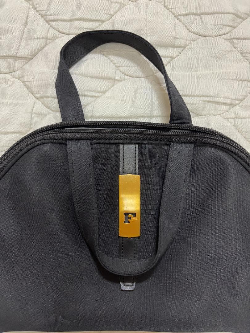 最終値下げ！フィガロパリ　黒ハンドバッグ　美品　化粧ポーチ — image 2