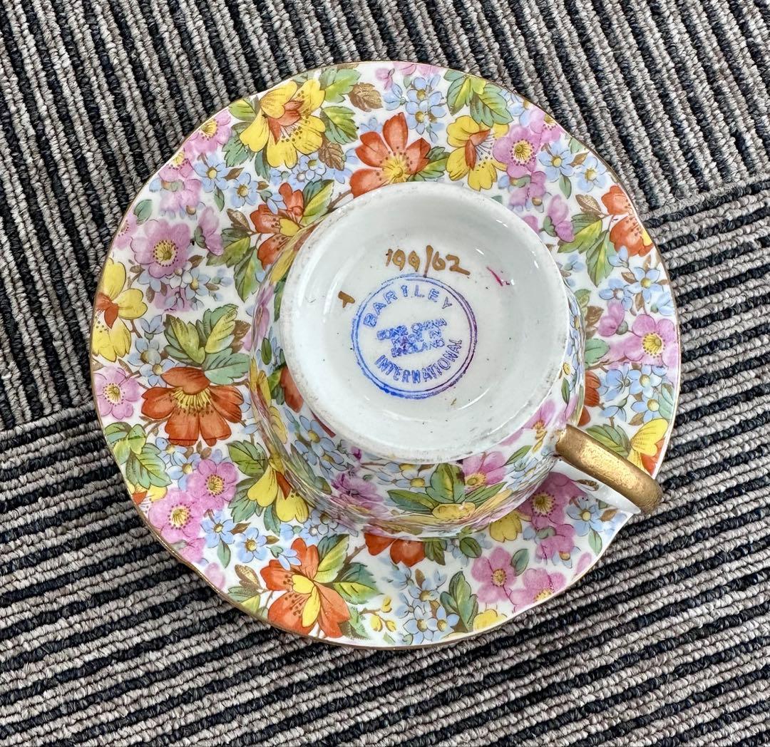 Bartley Internationalカラフルなお花のカップ&ソーサー — image 2