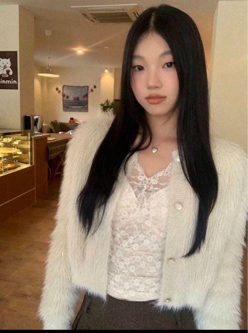 女性用 レース付きVネック長袖アンダーシャツ — image 2