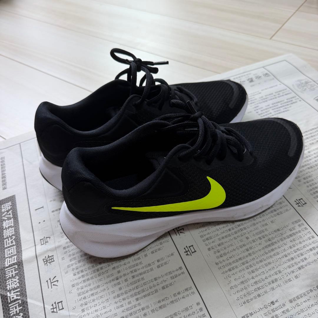 NIKE REVOLUTION スニーカー ブラック イエロー — image 2